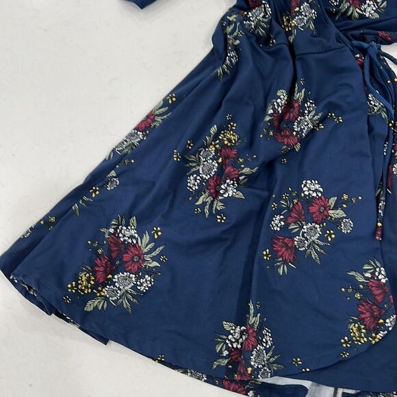 Alya Francesca’s Cold Shoulder floral dress - Picture 2 of 4